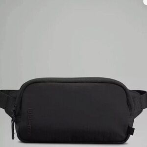 Lululemon mini belt bag new without tags. Never worn.